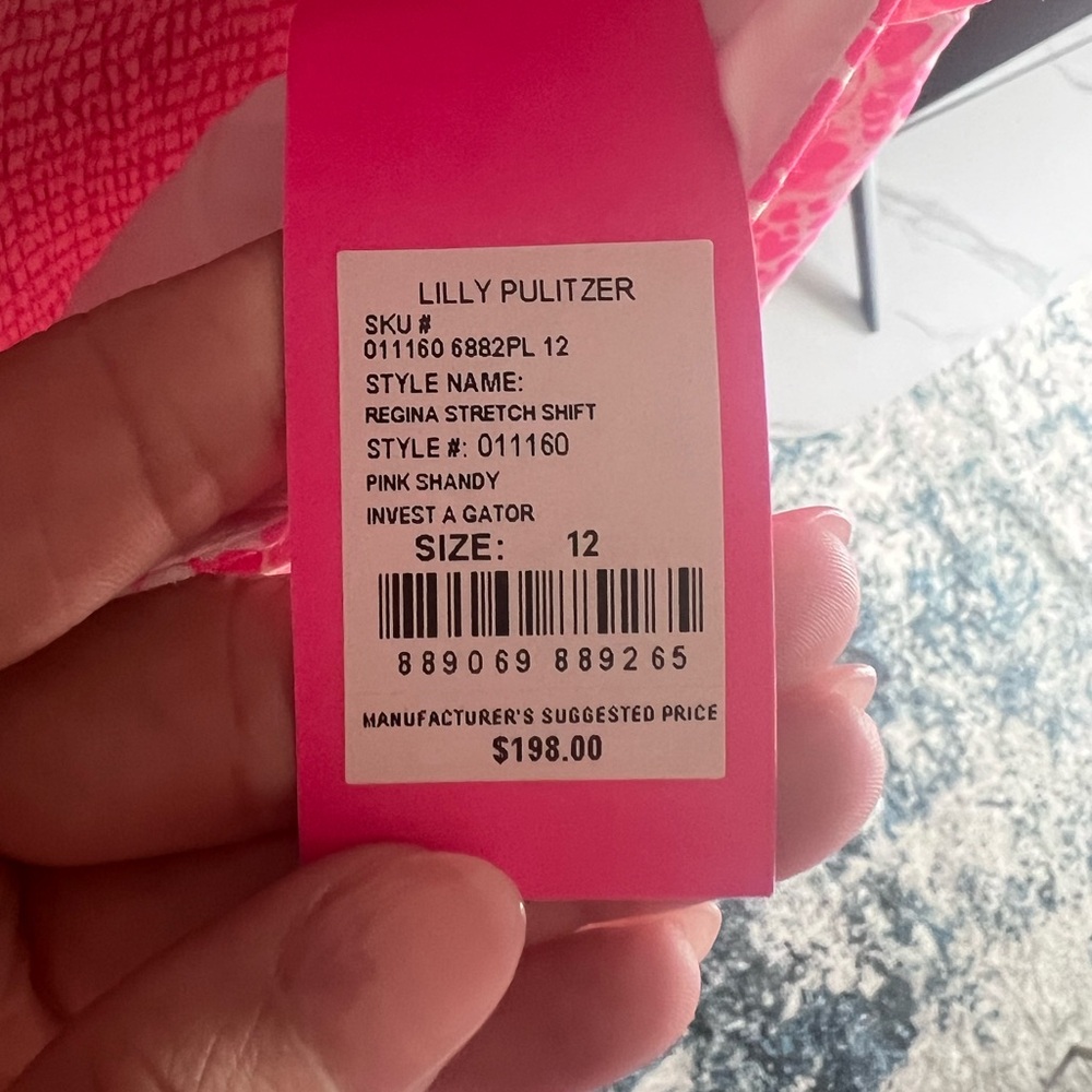Lilly Pulitzer Regina Stretch Shift “invest a gator” print - Picture 3 of 4